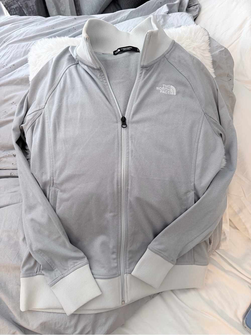The North Face Women's Light Gray Pullover Sweatshirt